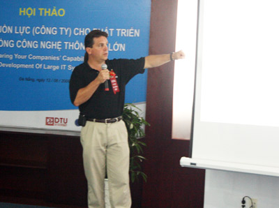 GS Anthcny Lattanze, diễn giả chính tại các cuộc hội thảo trong khuôn khổ Festival Tin học 2009 Ảnh: HC