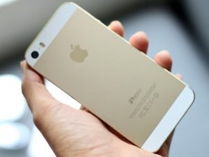 FPT thay đổi giá iPhone 5s màu vàng đồng