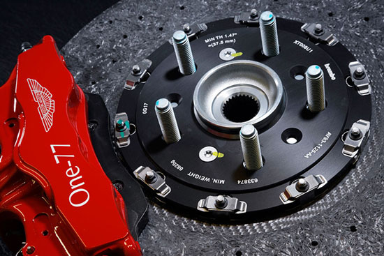 Hệ thống phanh carbon-gốm của Brembo dành cho One-77