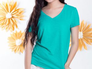 Trẻ trung với áo thun nữ trơn, cổ tim: Aothungiare.com