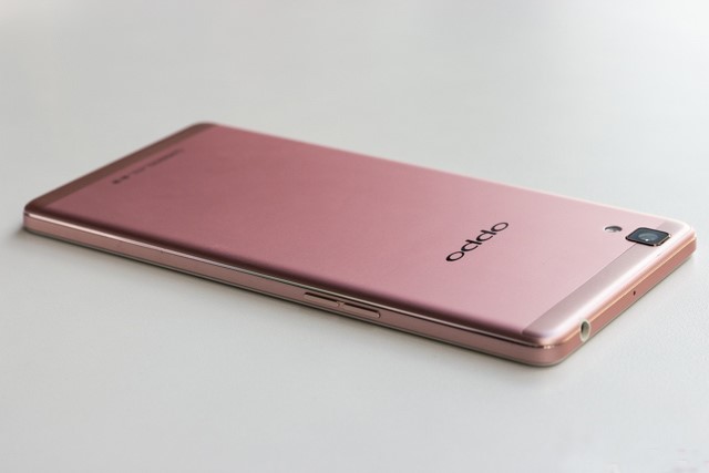 Oppo R7s phiên bản màu hồng “nam tính” đã xuất hiện ở thị trường Việt