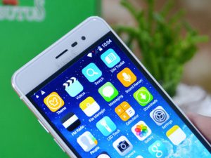 Arbutus AR5 – chiếc điện thoại đến từ Nhật có thiết kế y hệ iPhone 6